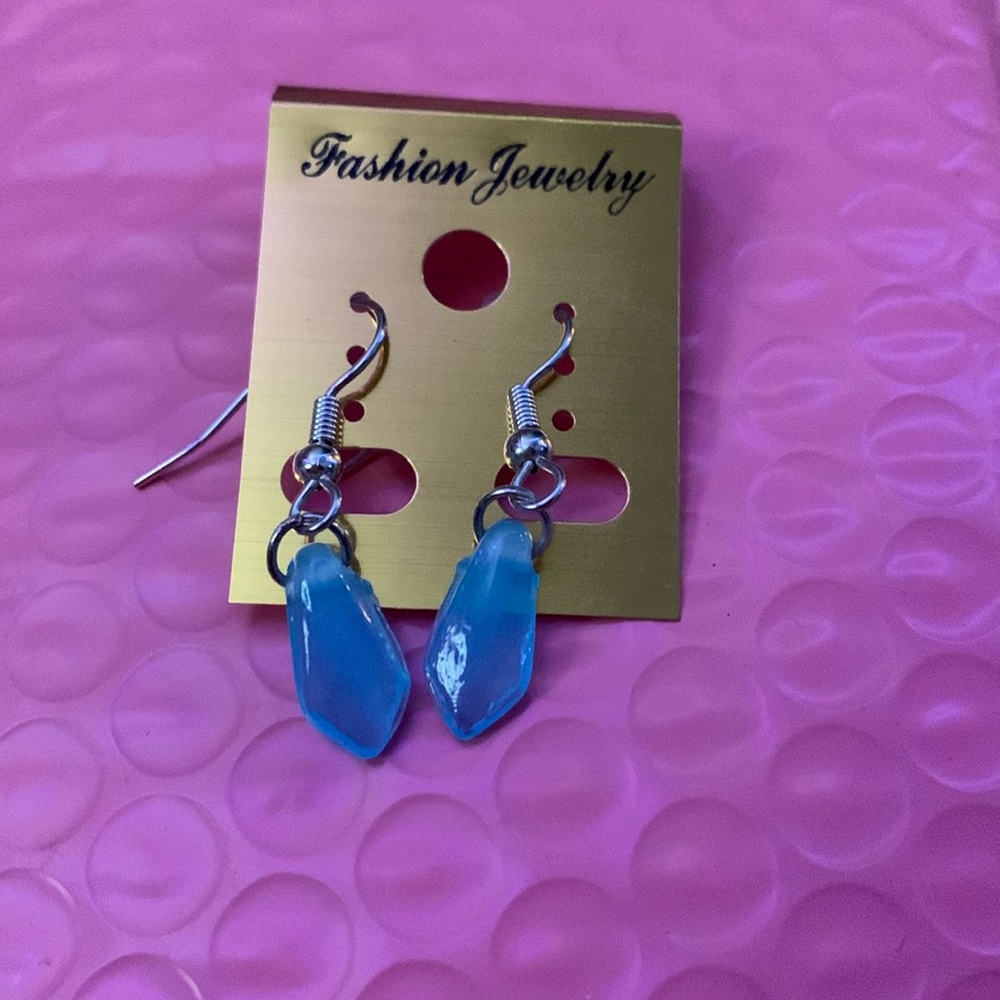 Elegant blue earrings